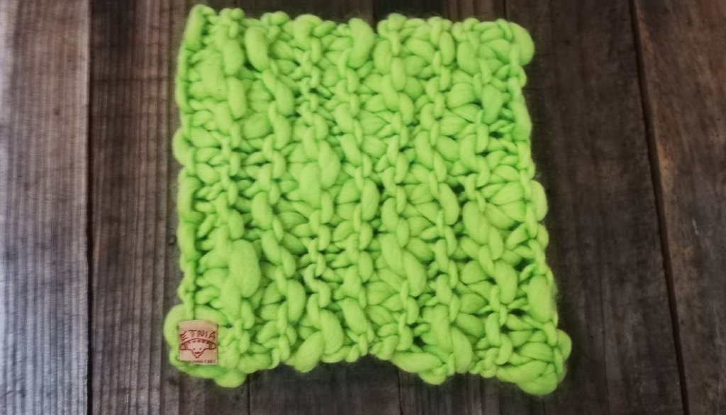 CUELLO DE LANA VERDE CLARO / WOOL NECK WARMER